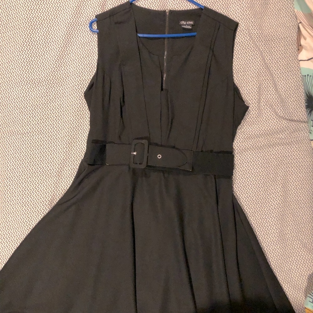 City chic black dress with belt